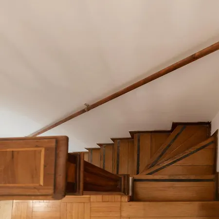 Guesthost - Historic Center Lungotevere Apartment Rom